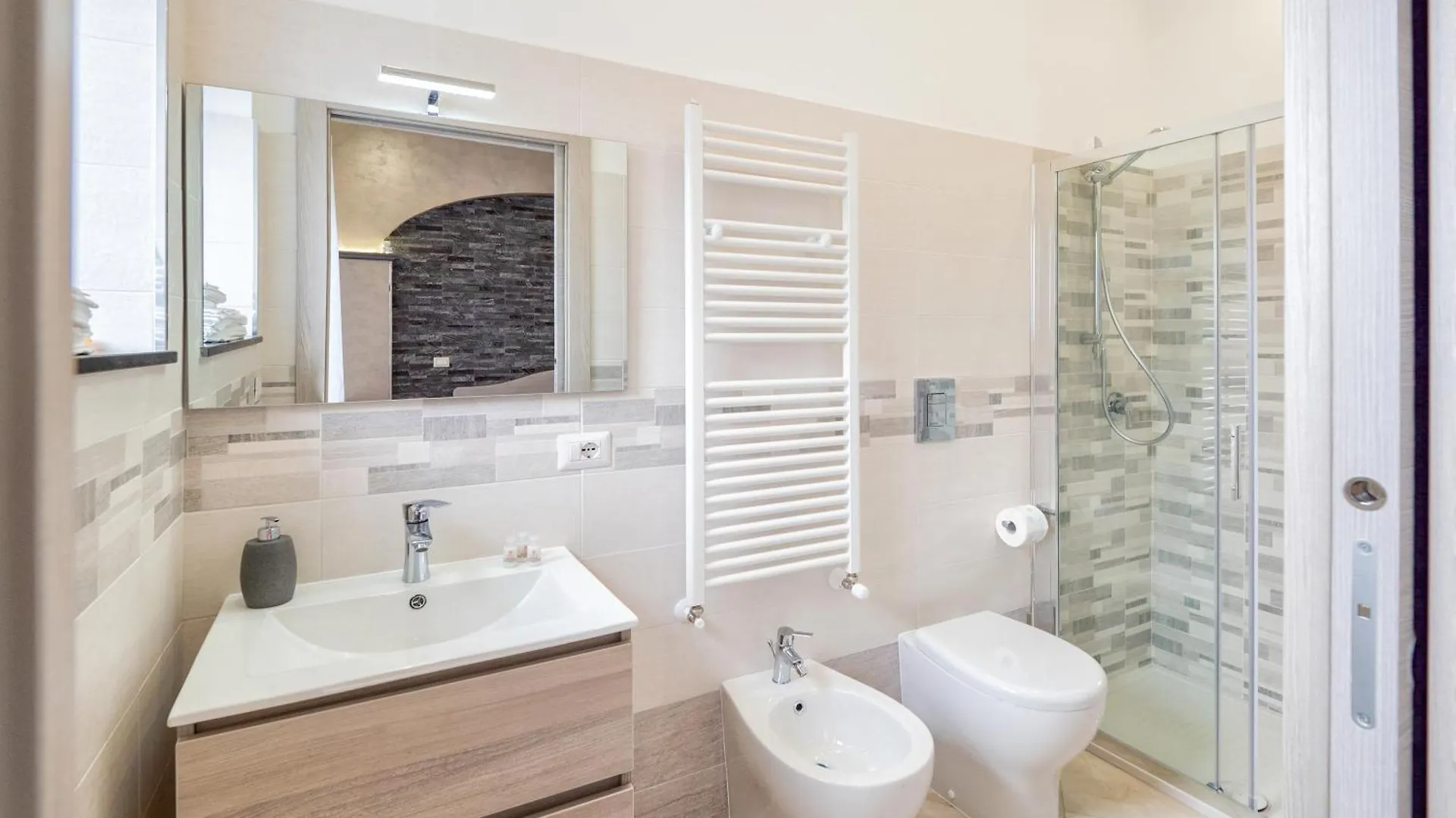 Eraldo Bed And Breakfast Cesaro 0*,  Italy